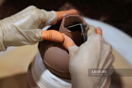Làng nghề gốm sứ Bát Tràng những ngày cận Tết